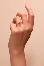 Load image into Gallery viewer, MARGOT - 1ct Diamond lab-grown Engagement Ring
