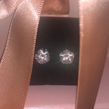 Load image into Gallery viewer, Flower CZ  Studs
